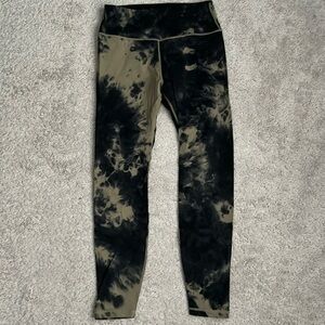 SAVVI women’s leggings, size Med, EUC, high waisted